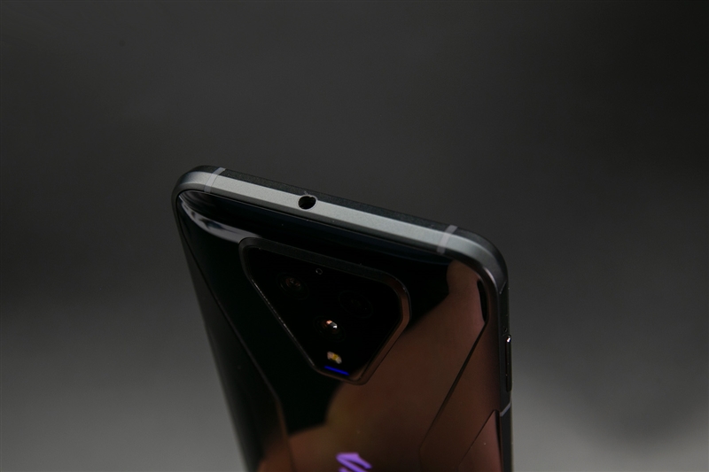 3499元的865旗舰腾讯黑鲨游戏手机3首发评测软硬外挂为游戏而生