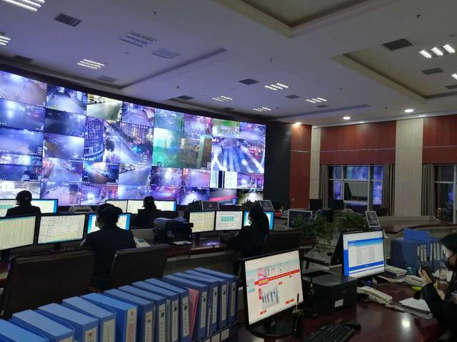 黑夜她们依然为你护航