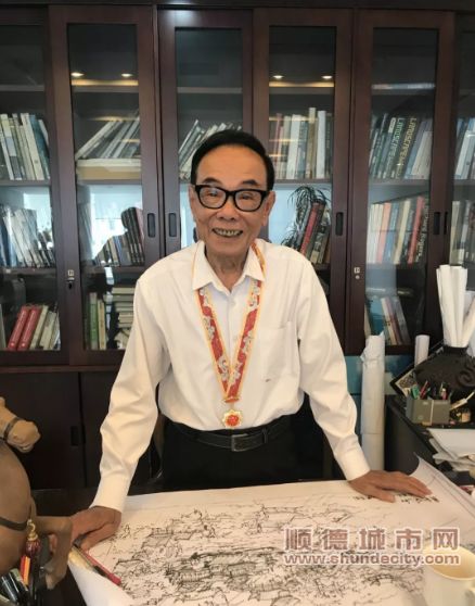 顺德地标之父——梁昆浩先生的首创由歇山式十字脊顶 攒尖顶组合而成