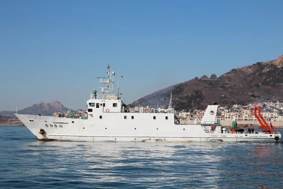 制定航线●2月18日,早春的雪还未融化,北海勘察院"向阳红08"船,"