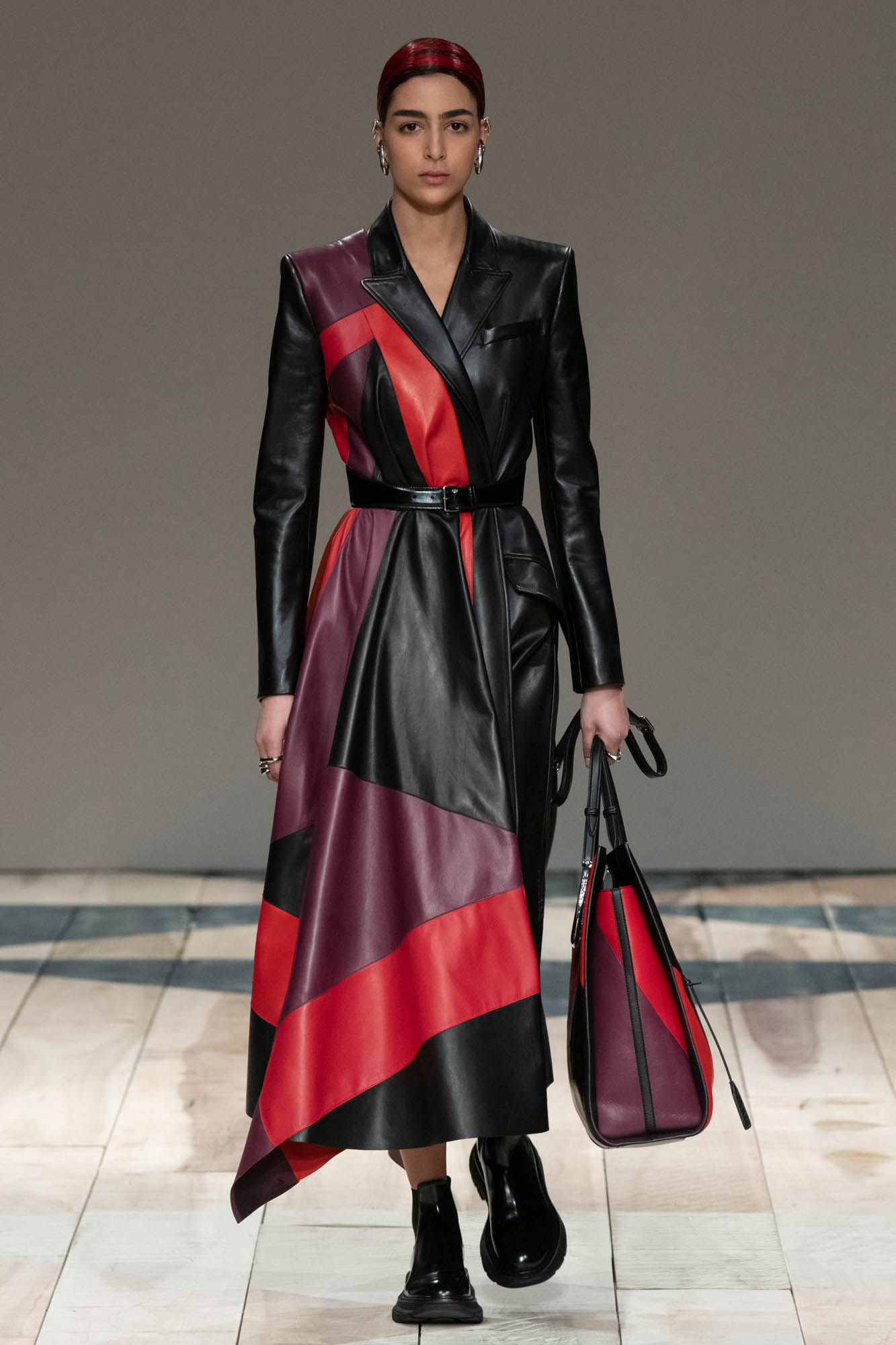 alexandermcqueen2020秋冬巴黎时装周