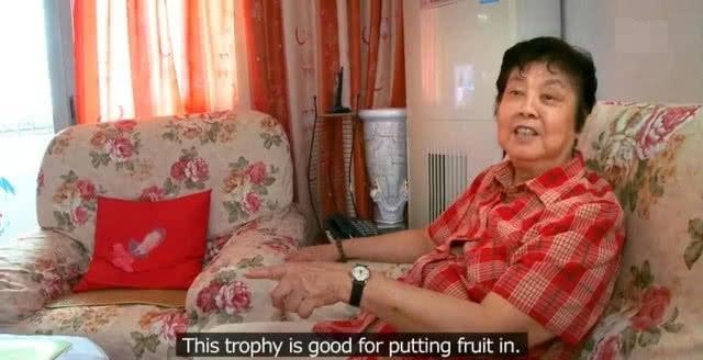 钟南山家中内景罕见曝光!客厅小得可怜!奖杯用来盛水果!