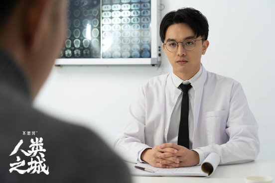 欧丁丁荣获洛杉矶独立短片奖金奖最佳男导演