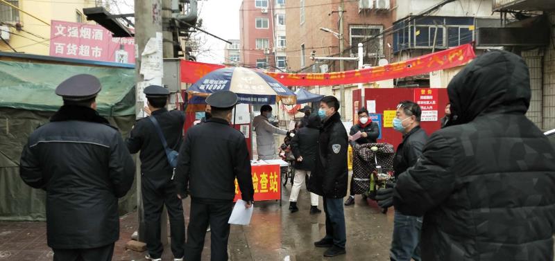 河北保定蓮池區紅星路街道清潔環境衛生助力疫情防控