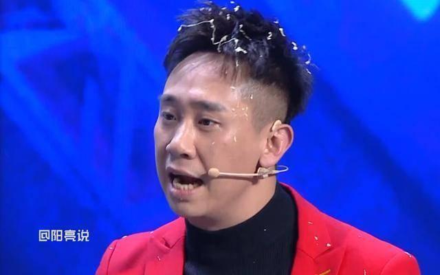 但随后有人发现,它参加的节目《综艺怪咖》中用的段竟然和2019年