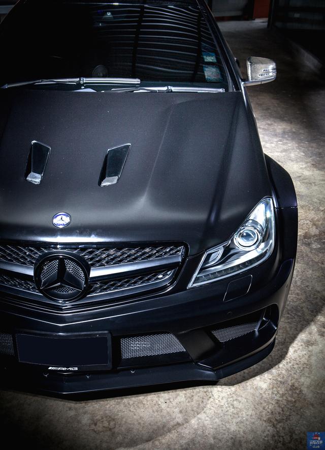 将完美改装进行到底的老款奔驰ccoupe搭载priordesign套件