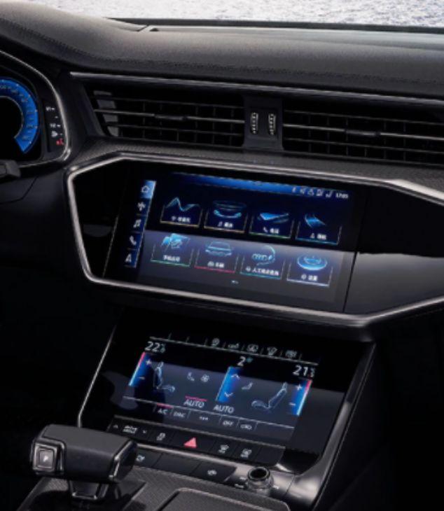 针对于一些品牌中控双屏的设计,有网友戏称,如果这样的设计换成折叠屏