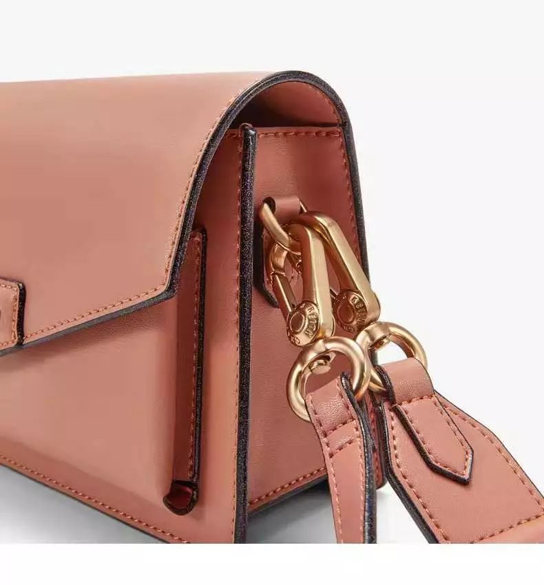 今天给大家种草小ck包包的中最值得入手的8款:扫码购买购买码1.