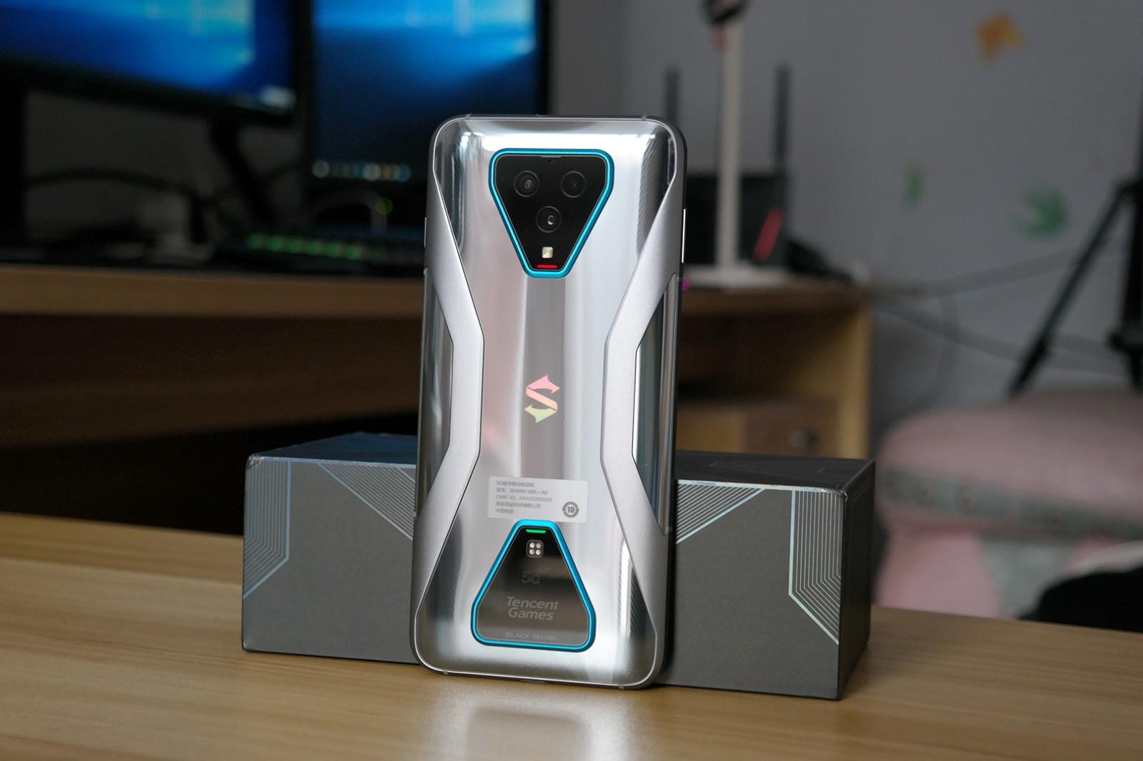 腾讯黑鲨游戏手机3pro开箱评测性能强大还自带物理外挂