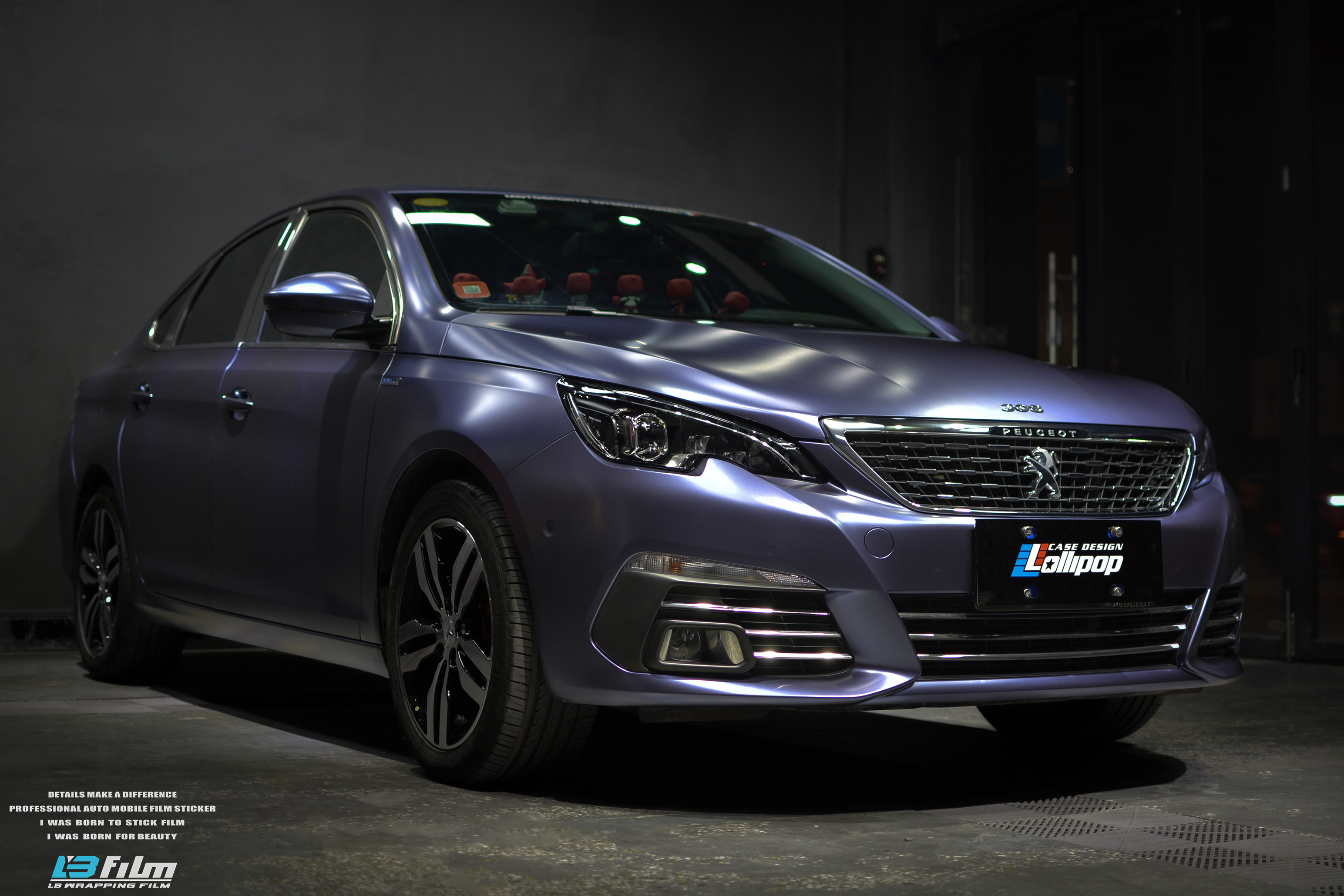 标致308贴个蓝色也很上档次