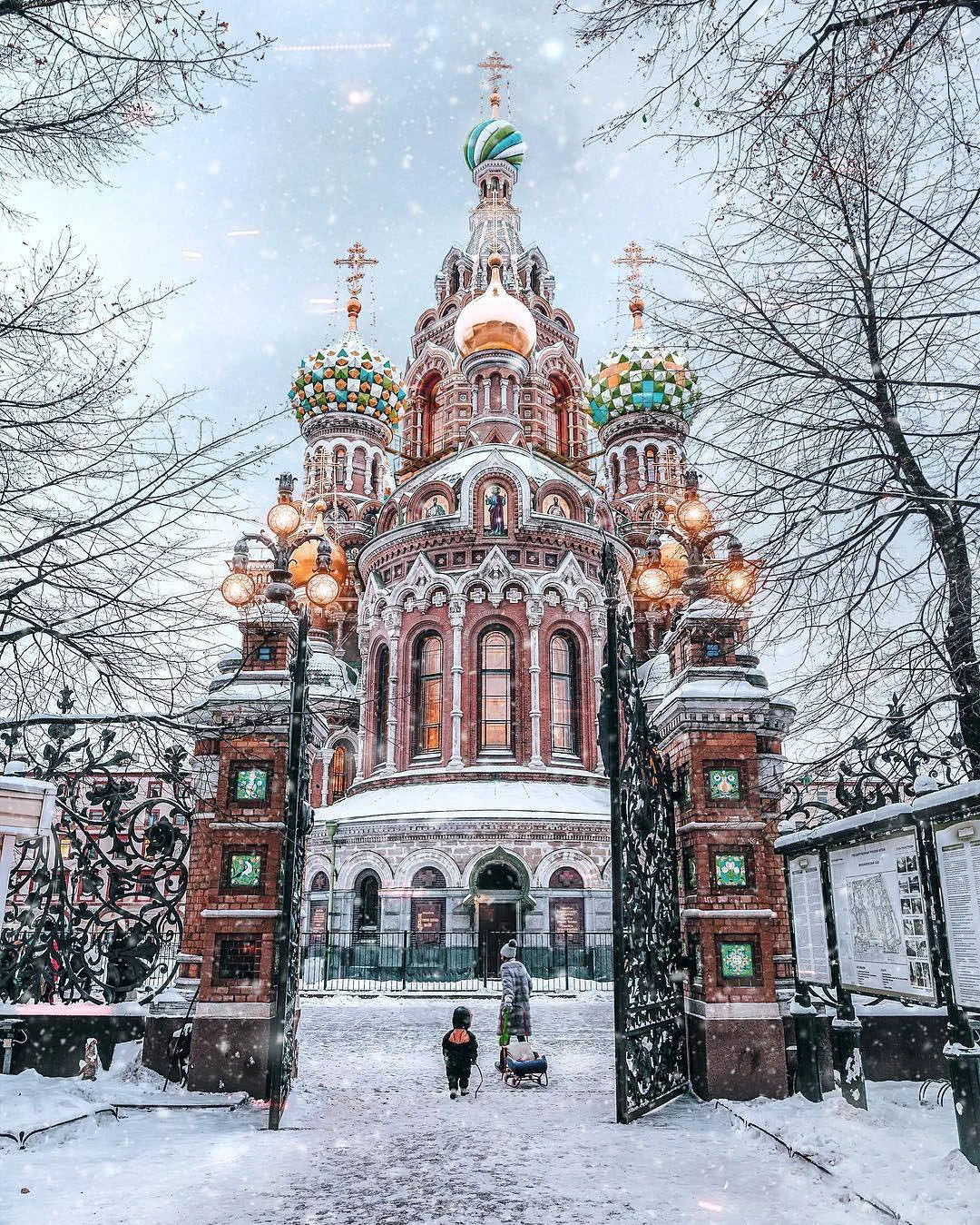 俄罗斯旅游攻略——圣彼得堡的雪中教堂