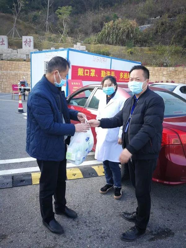 连续35天坚守一线,温州洞头基层医生突发中风生命垂危