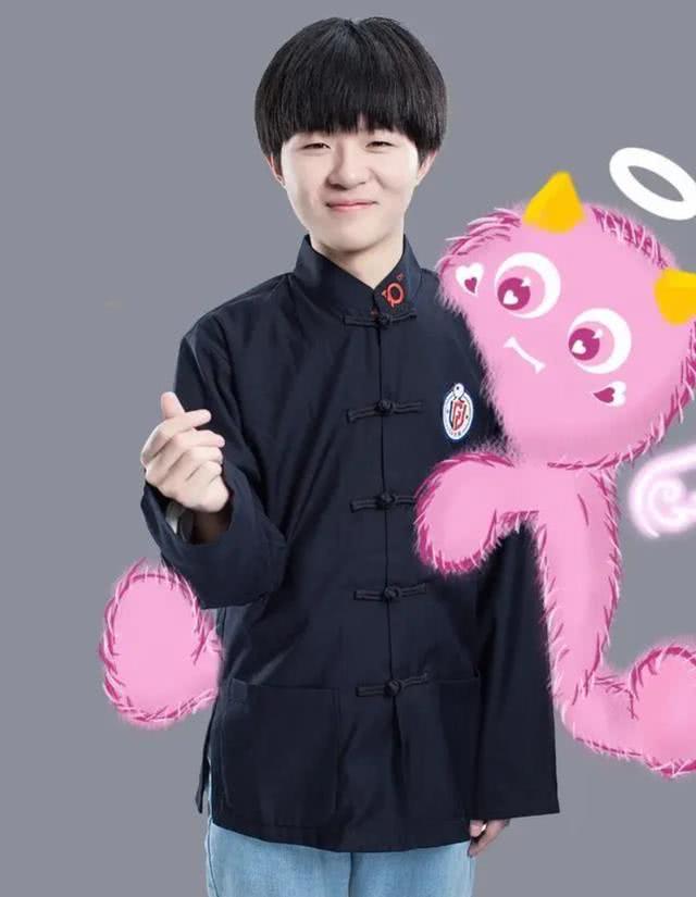 王者荣耀:lgd大鹅玩4保1!能打又能抗,江城身上有uzi的影子