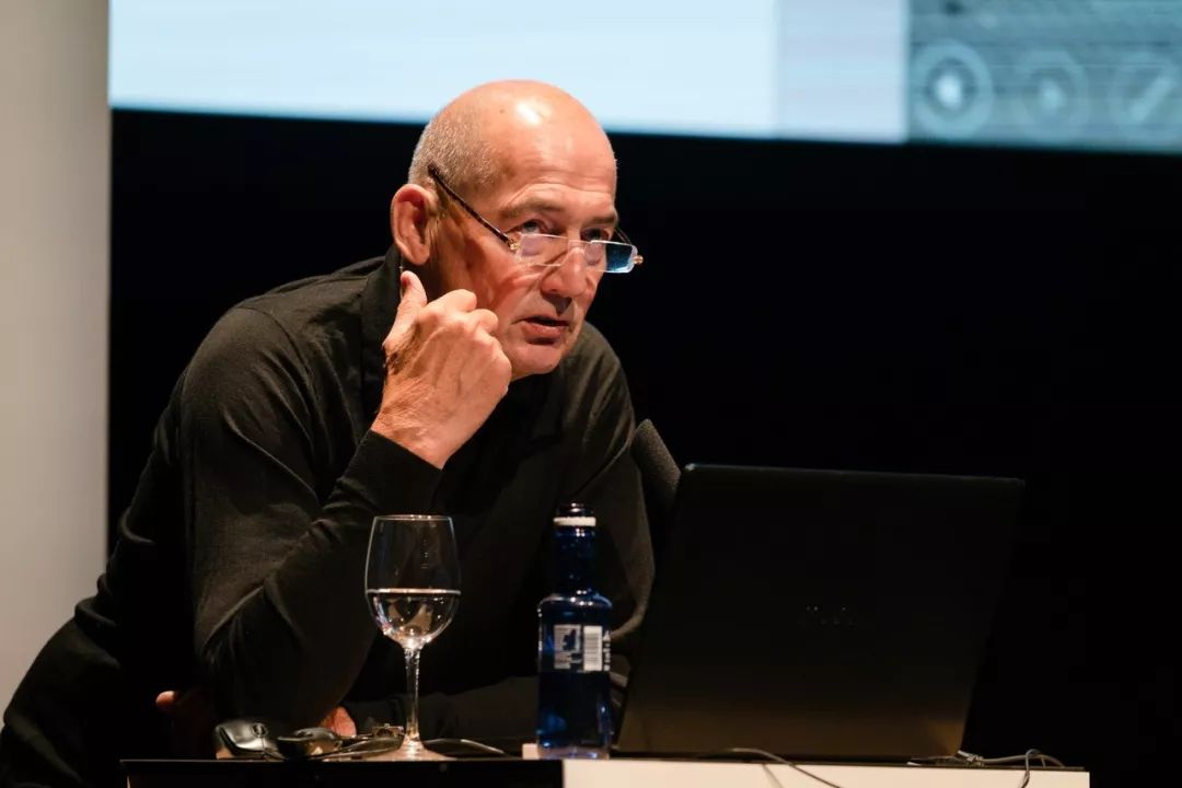 2000 雷姆·库哈斯 (rem koolhaas)荷兰