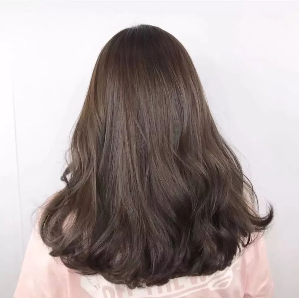 2020非常的减龄半头卷发型