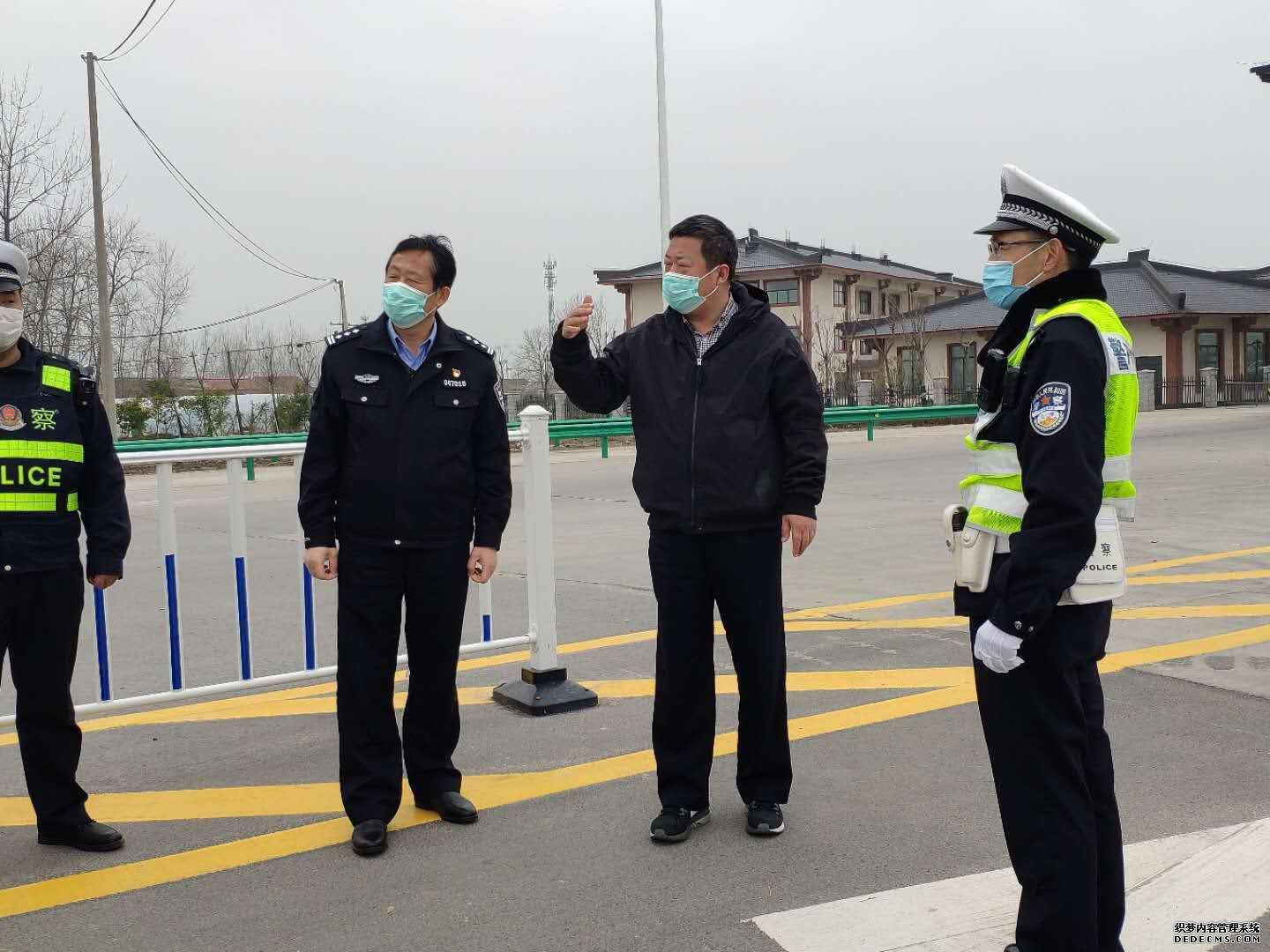 向我看齐疫情不退 我们冲锋在前