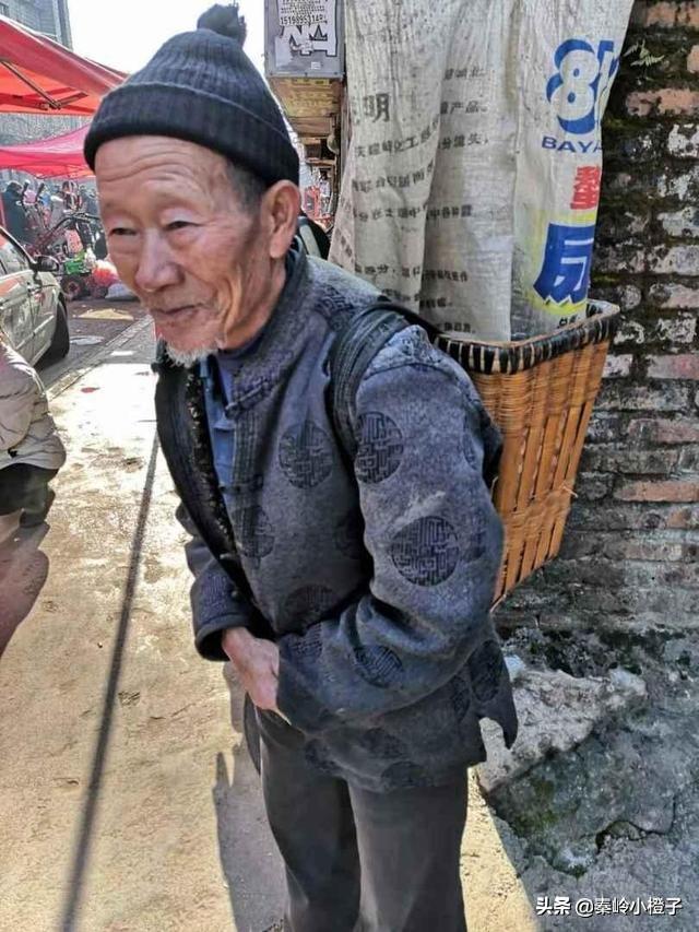 云南农村,正宗5年老火腿,农民伯伯卖的.你敢吃吗?