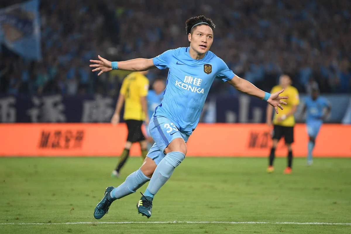 原创36岁的老将汪嵩最好的归宿去哪里是退役还是回家乡踢球