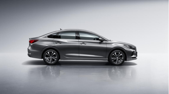 长安逸动plus到店实拍