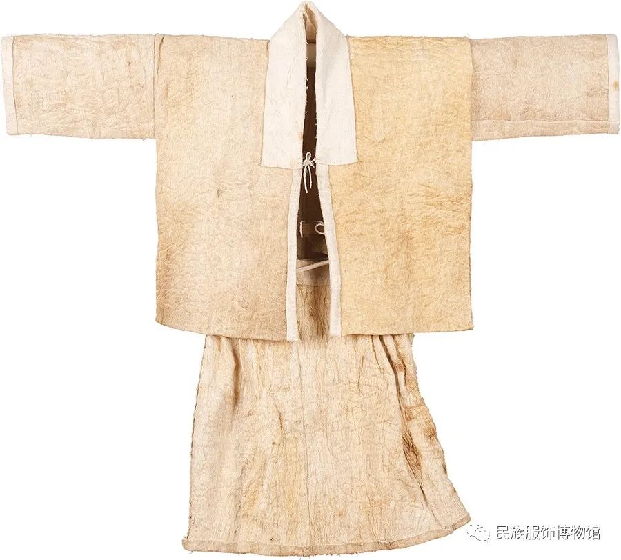 云观展返璞归真话褐裘馆藏民族服饰中的特色材质赏析