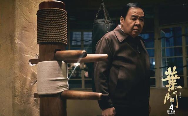 还回到tvb和刘德华拍了一部电视剧《荷里活有个大老千》,之后两人又