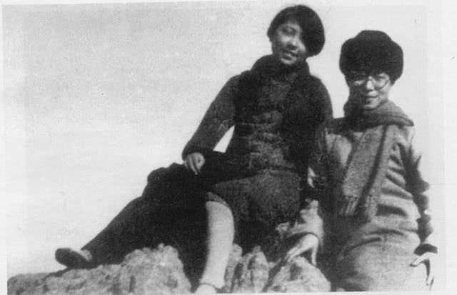 (沈从文和高青子)高青子原名高韵秀,福建人,高中文化,也是一名文学女