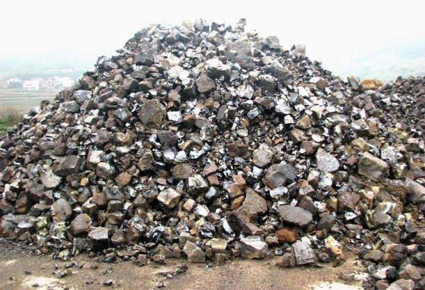 0亿吨,此外煤矸石,冶炼废渣和炉渣产量均超过3亿吨,三者利用量分别为