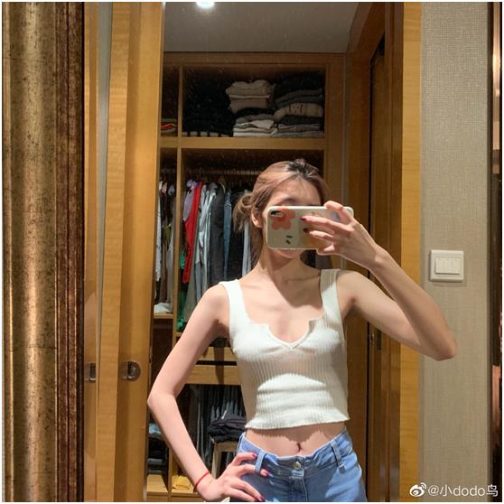 王思聪前女友豆得儿近况脸崩颜值坍塌面部肿胀看不出才25岁