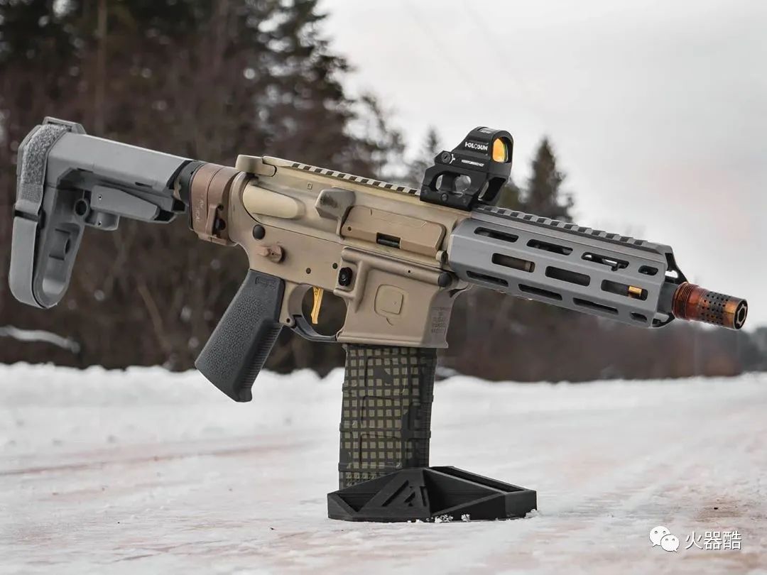 八仙过海各显其能国外涂装改造定制款枪械美图集