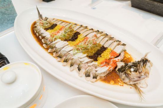 云美食小编带你体验湖州味道94太湖蒸三鲜