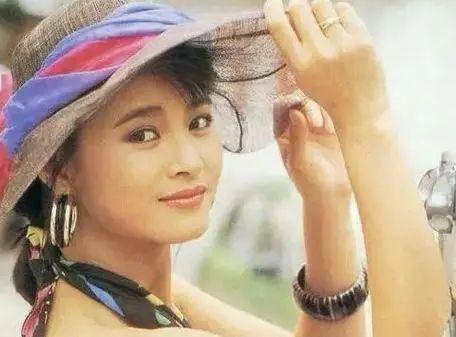 tvb女星法证先锋4全素颜本色出演单亲妈妈曾遭前夫家暴离婚至今单身