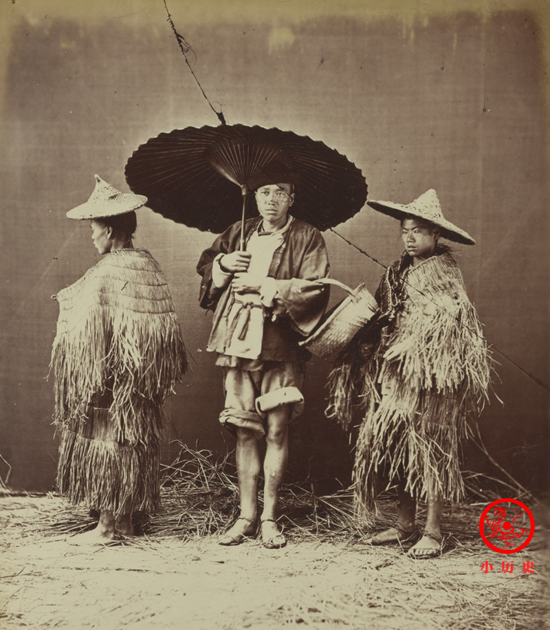 原创老照片:晚清人物肖像和生活场景,妇女又看孩子又洗衣