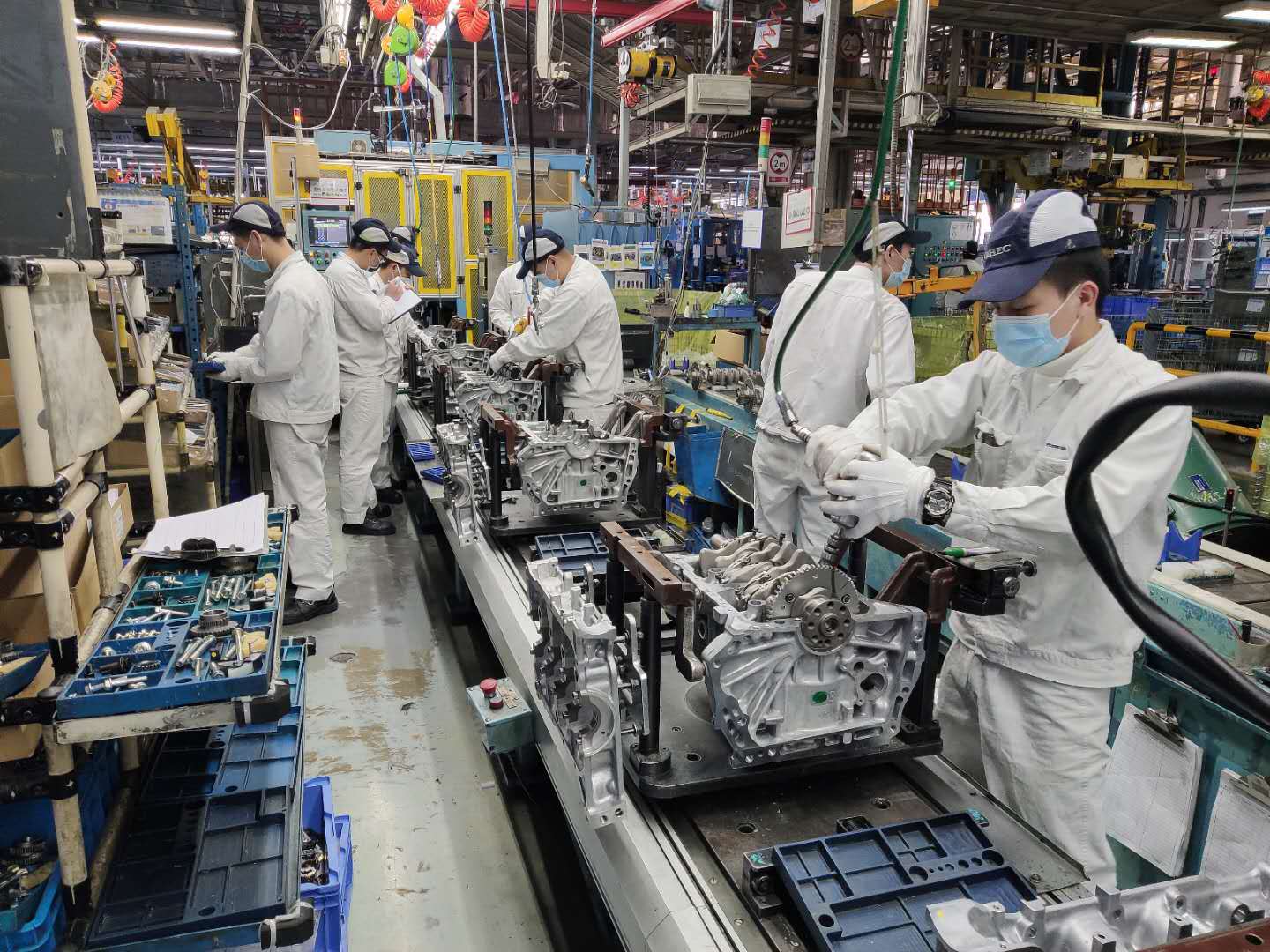 2月11日,东风鸿泰下属的东风佛吉亚内饰大连工厂正式复工.
