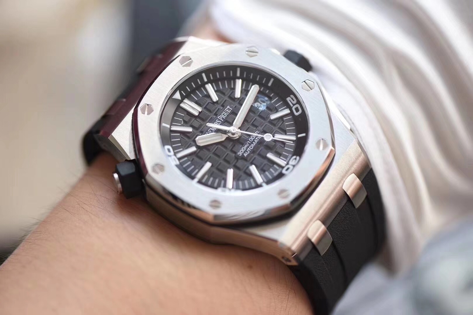 运动潜水和奢侈品鉴爱彼皇家橡树15703腕表