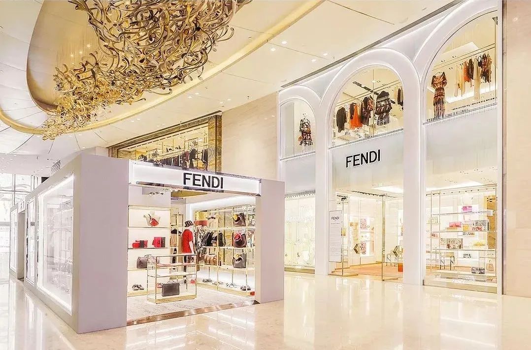 fendi新店设计,实在太美太梦幻了!怪不得业绩这么好!!_solar