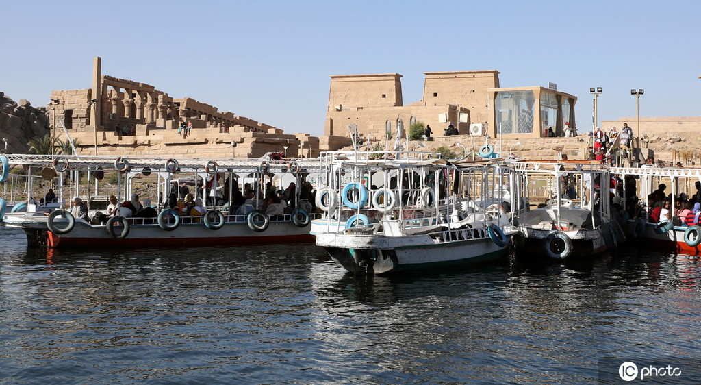 菲莱神殿是一座位于埃及阿斯旺,修建在阿斯旺城南尼罗河中的小岛菲莱