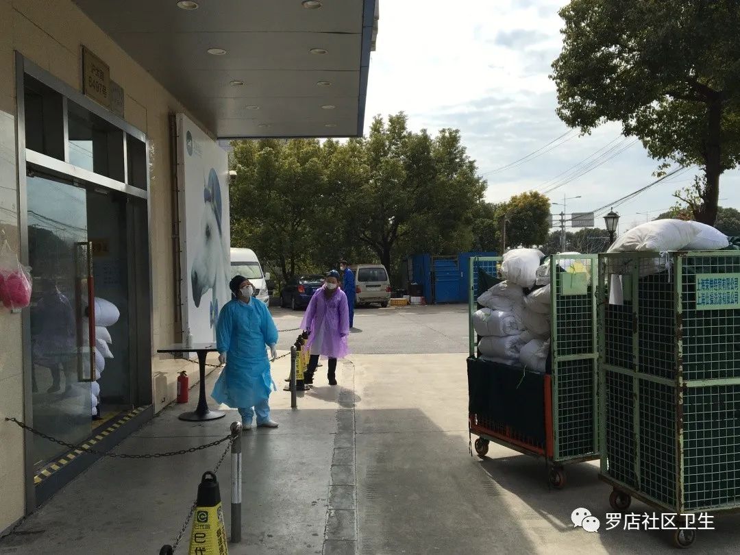 同心防疫风采服务暖心怀看罗店医学集中隔离观察点如何做到隔离不隔爱