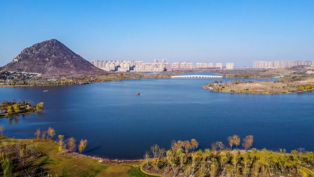 惊艳华不注千年一梦水中山