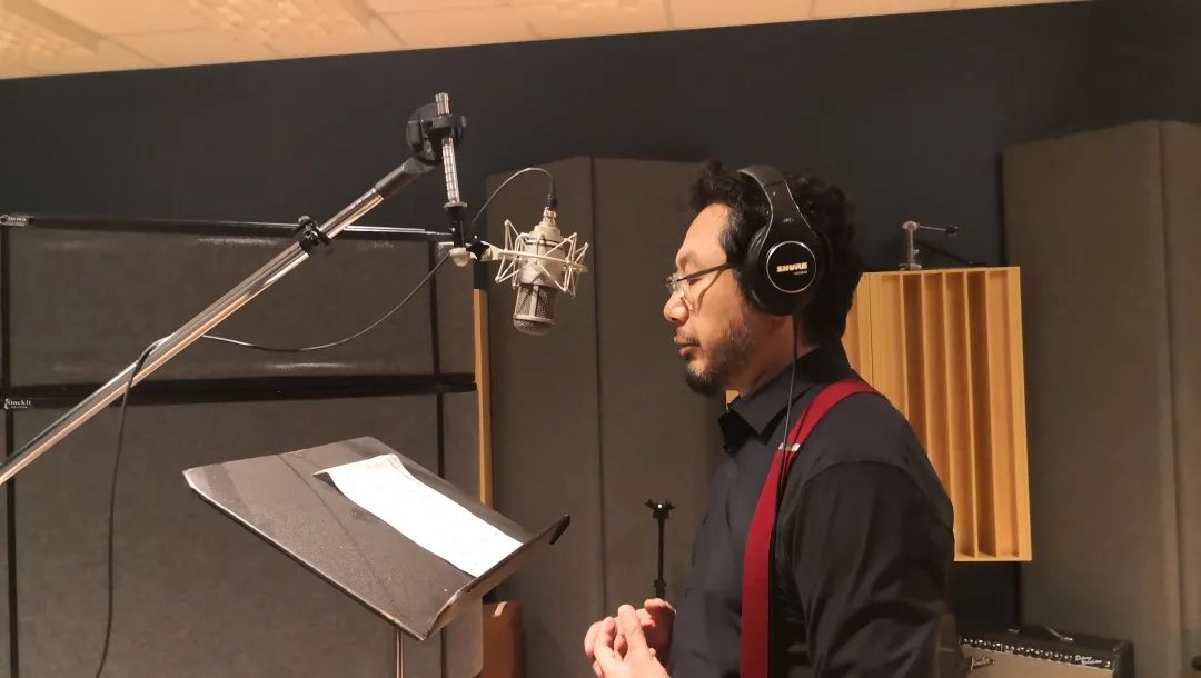 我院声歌系教授袁晨野演唱原创歌曲我的名字叫武汉为武汉加油