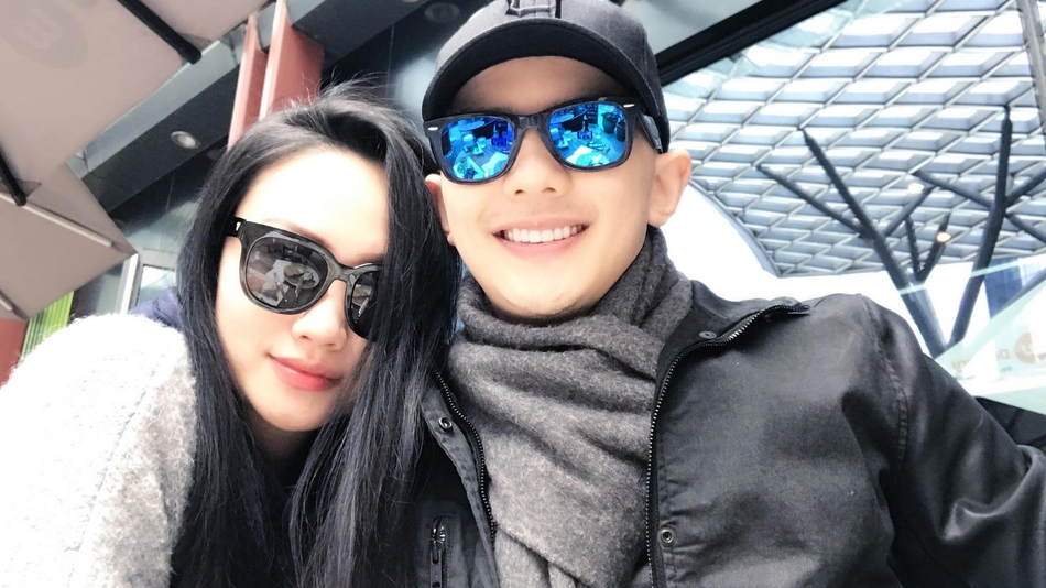 歌手平安素人妻子近照曝光 两人曾是大学同学