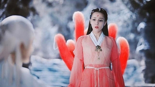 《枕上书》白凤九15套服装,白色嫁衣很惊艳,最后一