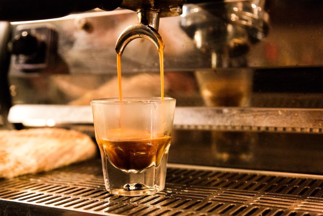 echandi说:"我认为的cortado就是1份浓缩加入1盎司的热牛奶制作的咖啡