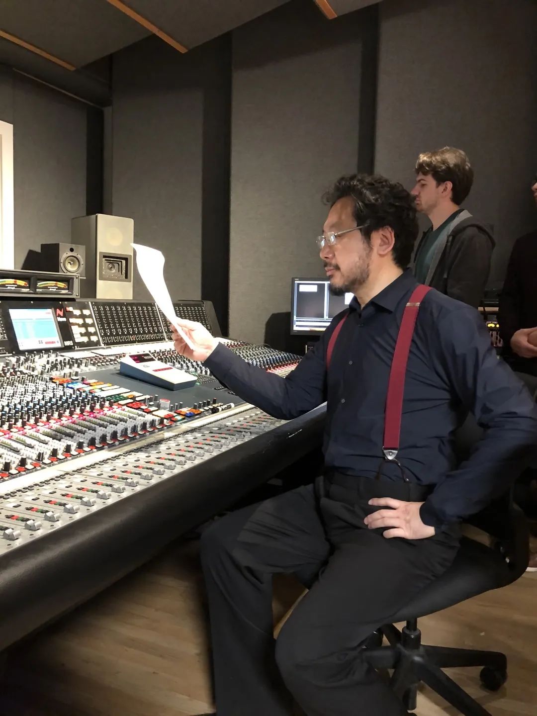 我院声歌系教授袁晨野演唱原创歌曲我的名字叫武汉为武汉加油