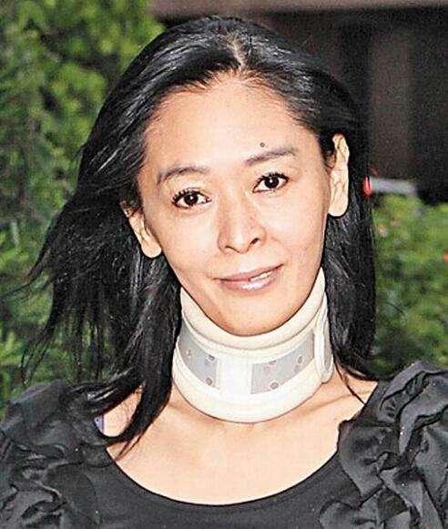 齐秦第一任女友:出身单亲家庭,在风月场所工作,曾为他自杀多次_方美芳