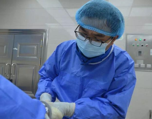 你在前我在后童话童画战疫司法鉴定人