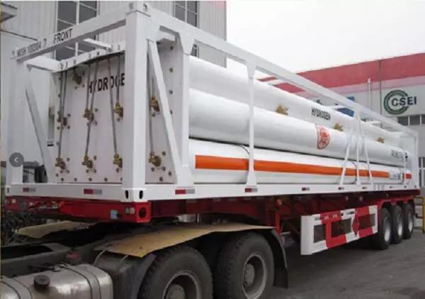 图丨氢气运输车○ 图丨加氢站其次则是加氢站等基础设置的缺乏