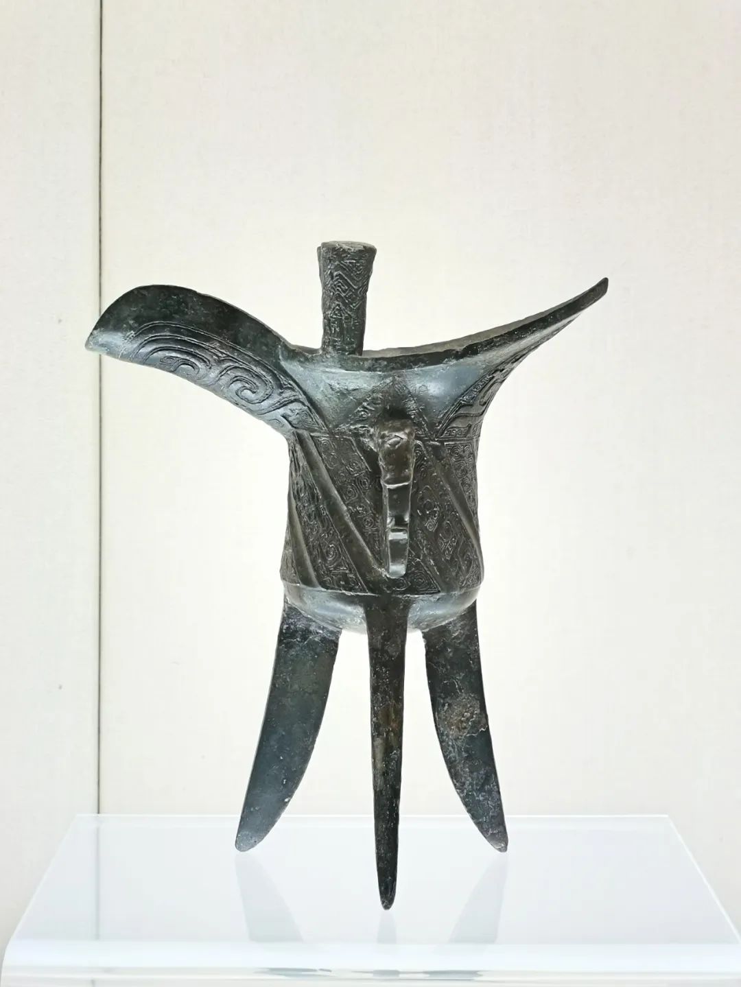 老撕机带你看国宝二里头美人爵带你看懂被误解千年的青铜爵