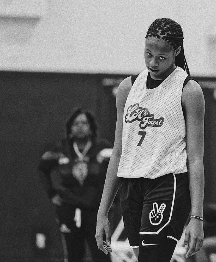 原创奥尼尔14岁女儿身高近2米现扣篮天赋和科比女儿gigi同年同日生