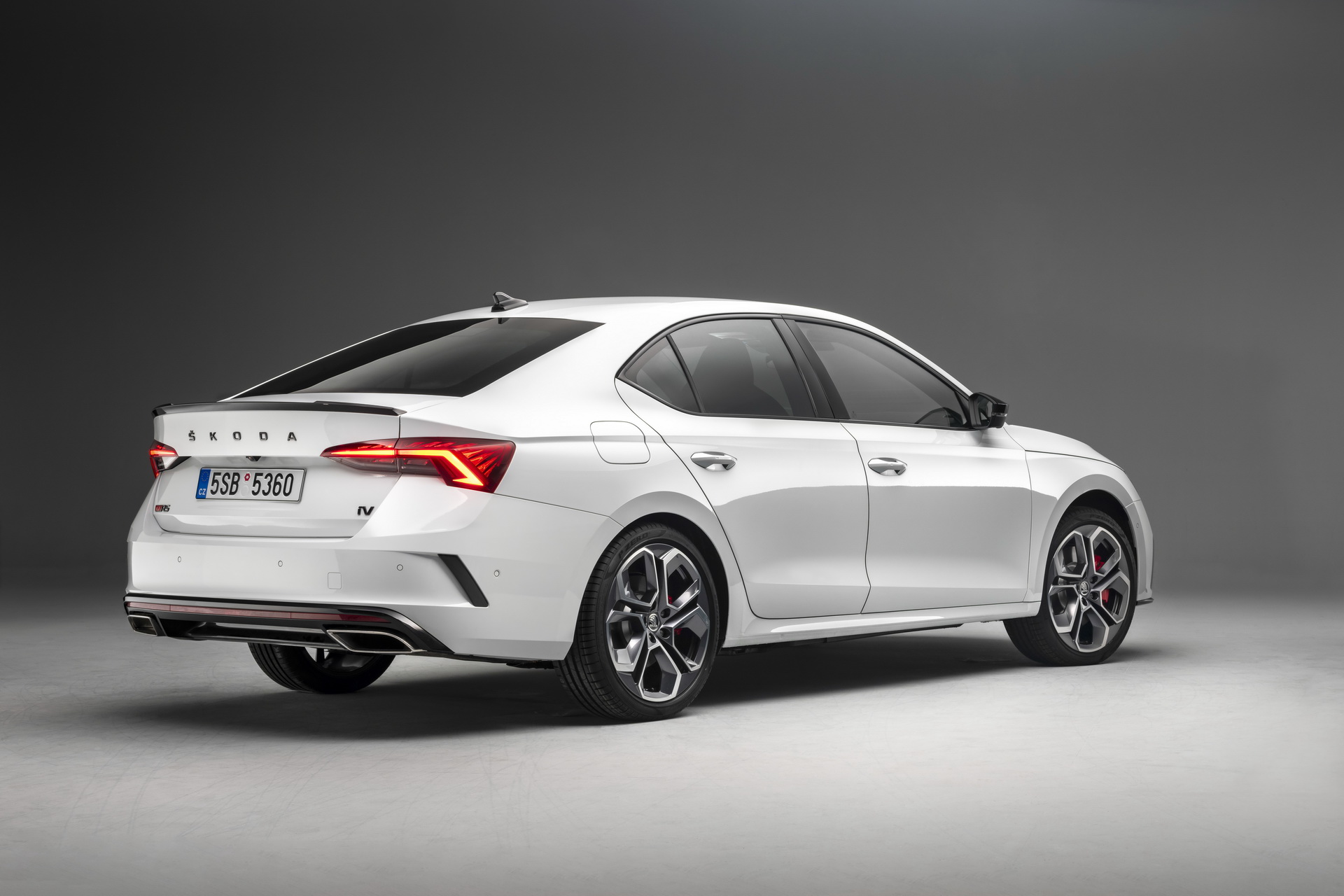 2020年斯柯达明锐rsiv富有驾驭感同时拥有插电混合系统