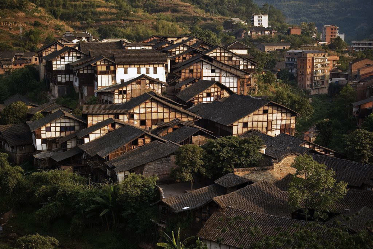 精选 成都周边最古朴村子 村里的抗美援朝老英雄依旧风姿挺拔